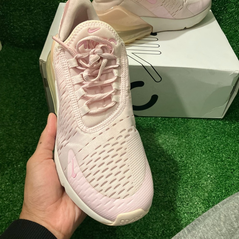 Nike 270 Women's Soft Pink Sneakers